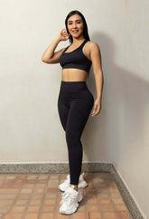 Conjunto deportivo seamless mujer negro push up y moldeador en lycra texturizada talla única