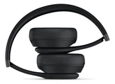 Diadema Beats Studio Pro negra plegable con diseño over-ear y almohadillas acolchadas