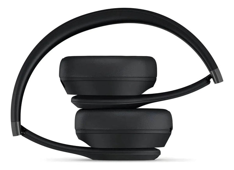 Diadema Beats Studio Pro negra plegable con diseño over-ear y almohadillas acolchadas